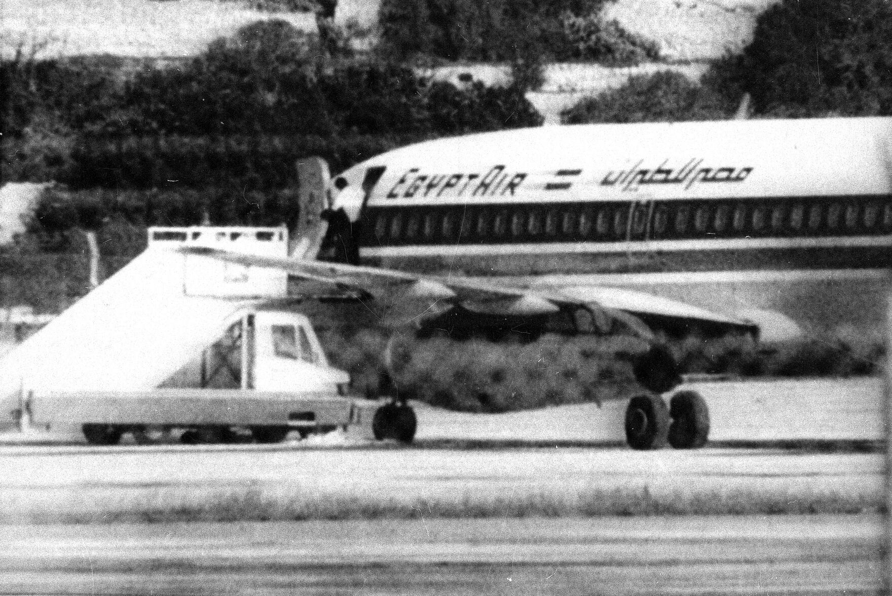 1985: EgyptAir Flight 648